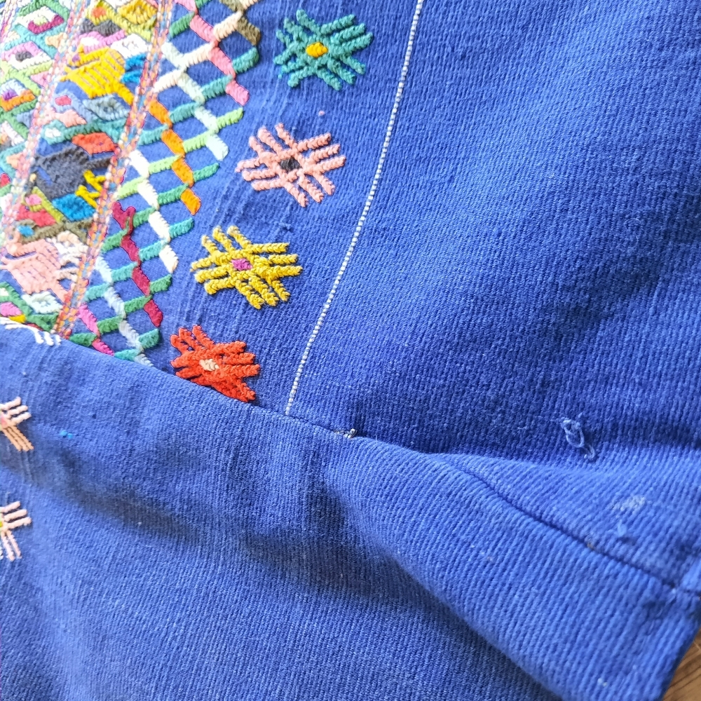 Guatemalan High Quality Loom Woven Traditional Huipil - Picture 8 of 12